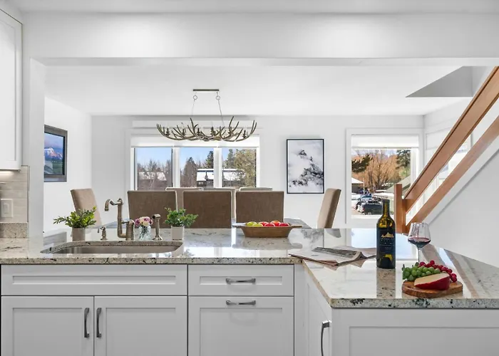 Rmr: Mountain Ash 1 In The Aspenswilsonwy Apartment *